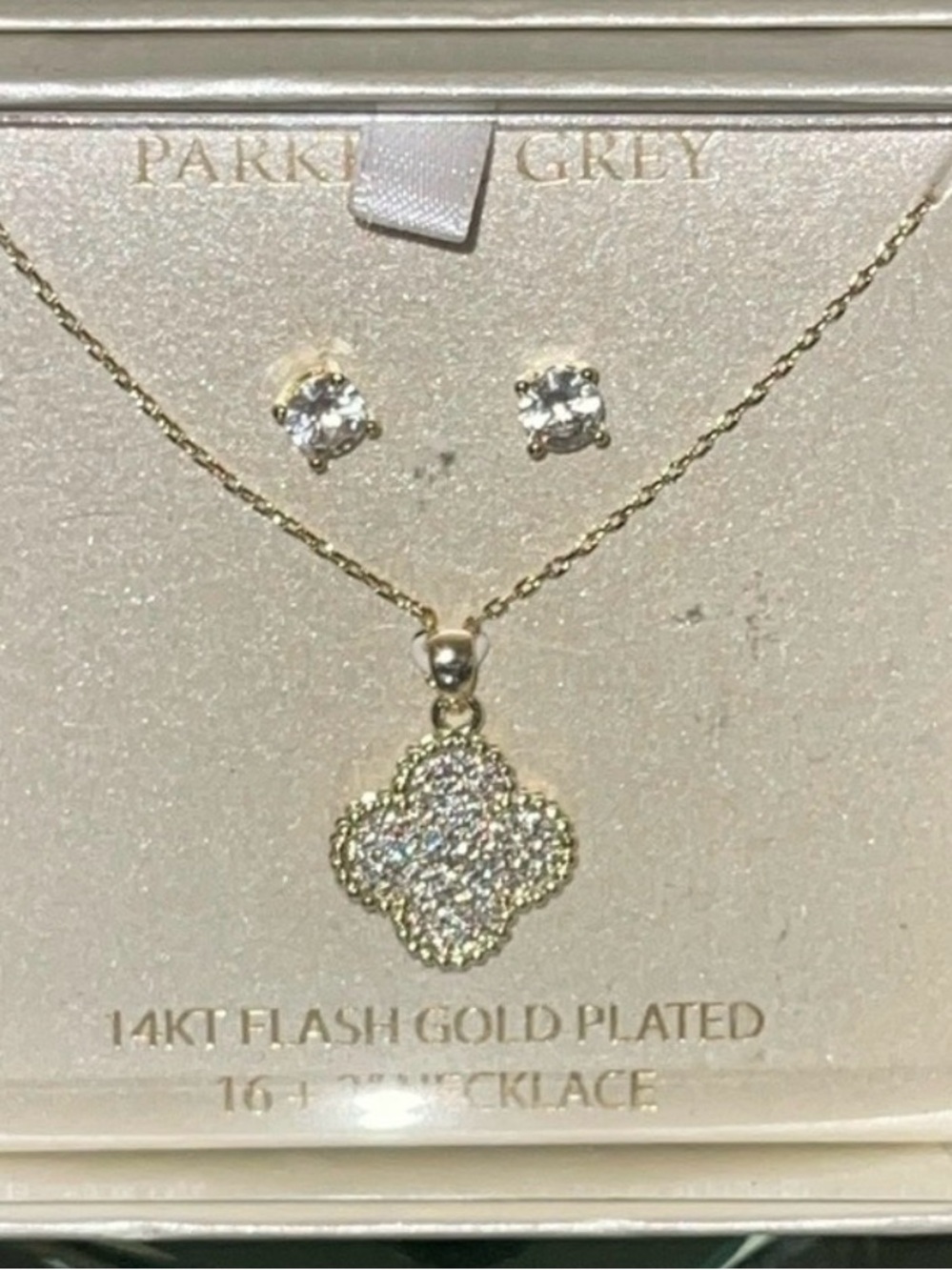 Dainty Clover Necklace & Earrings - Picture 5 of 6